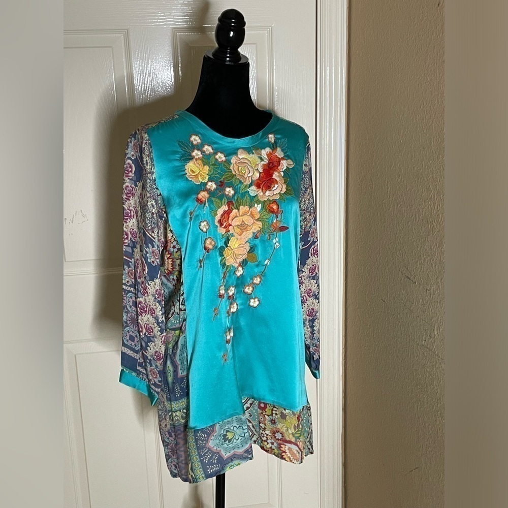 Johnny Was Indi Flower Long Sleeve Henley T Shirt Size Small